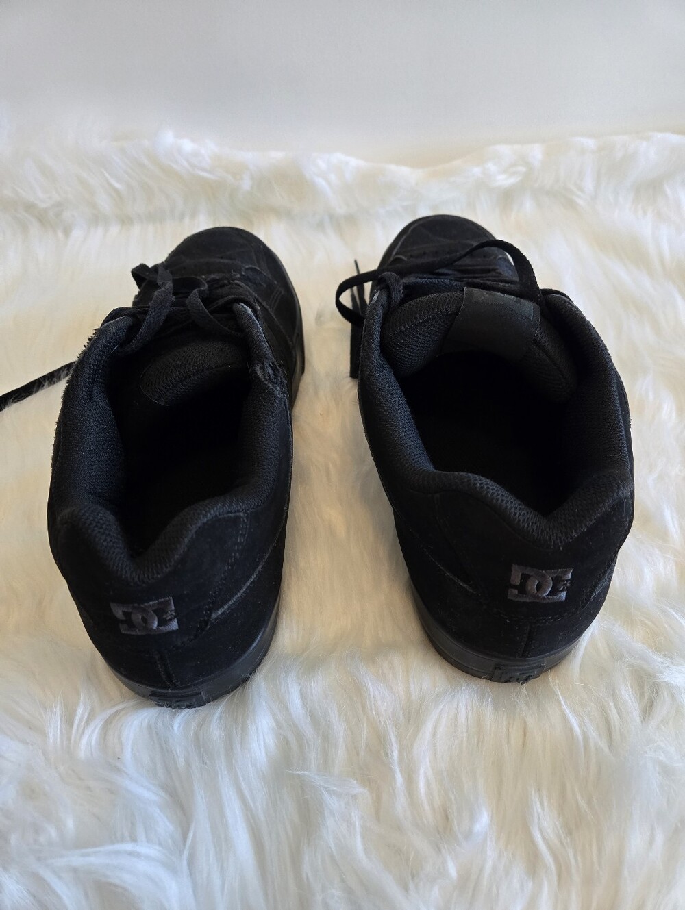 DC Pure Black Suede Skate Shoes Men's Size 12 Low Top Skateboarding Sneakers - Picture 4 of 7